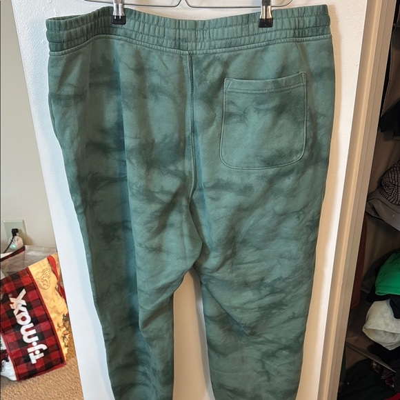 Old Navy Green Tie-Dye Joggers - Picture 3 of 3